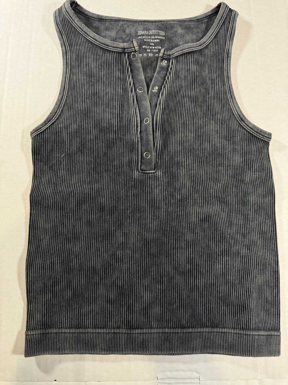 Zenana Outfitters Charcoal Washed Cropped Henley Tank Size S/M Buttons